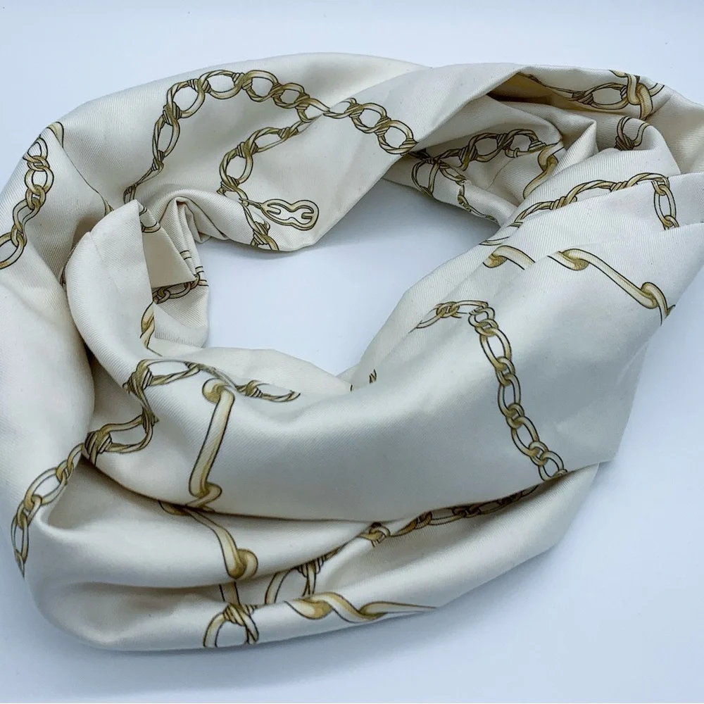 Escada Gold Chainlink Pattern Scarf - Picture 2 of 5